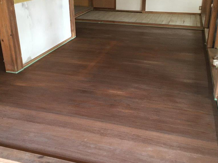 八尾市寺院 内陣床塗り替え施工前の写真